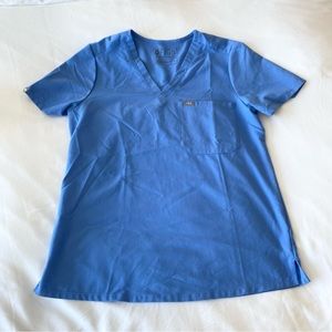 FIGS top ciel blue size M